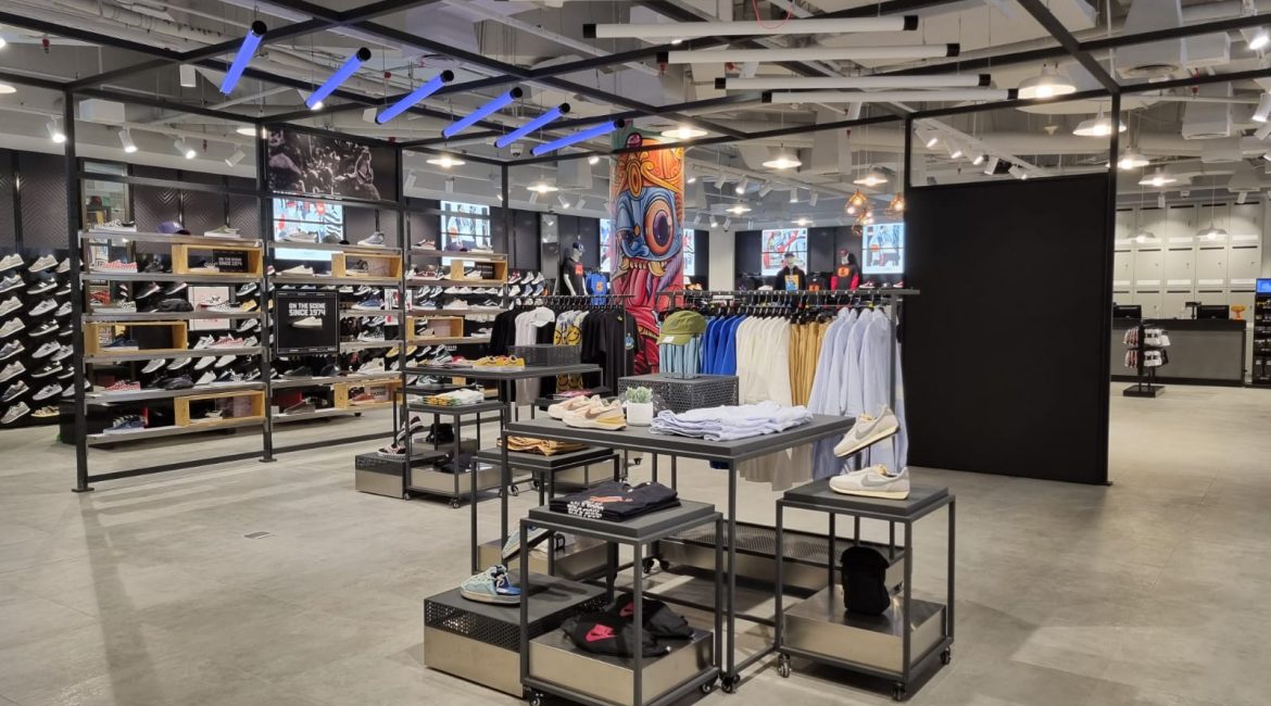 FOOT LOCKER BEACHWALK BALI