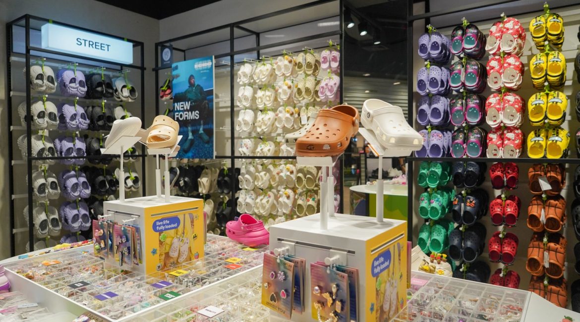 Crocs lippo mall nusantara