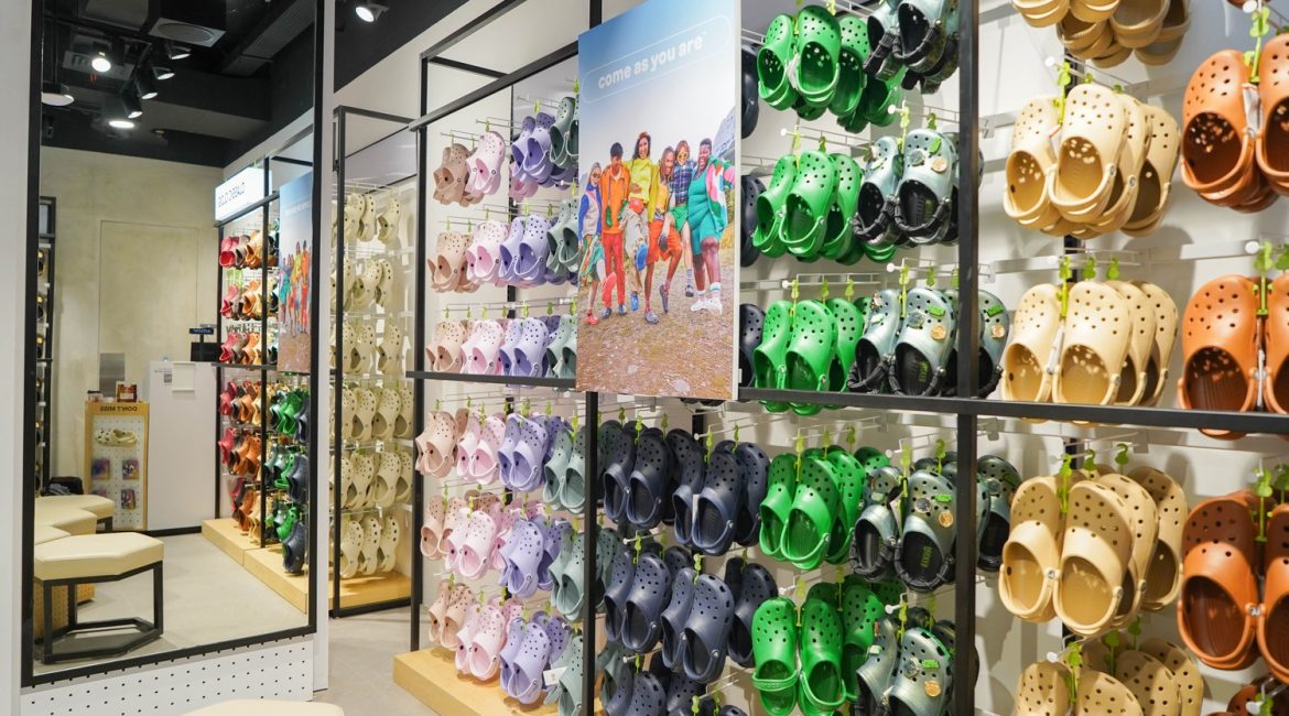 Crocs lippo mall nusantara