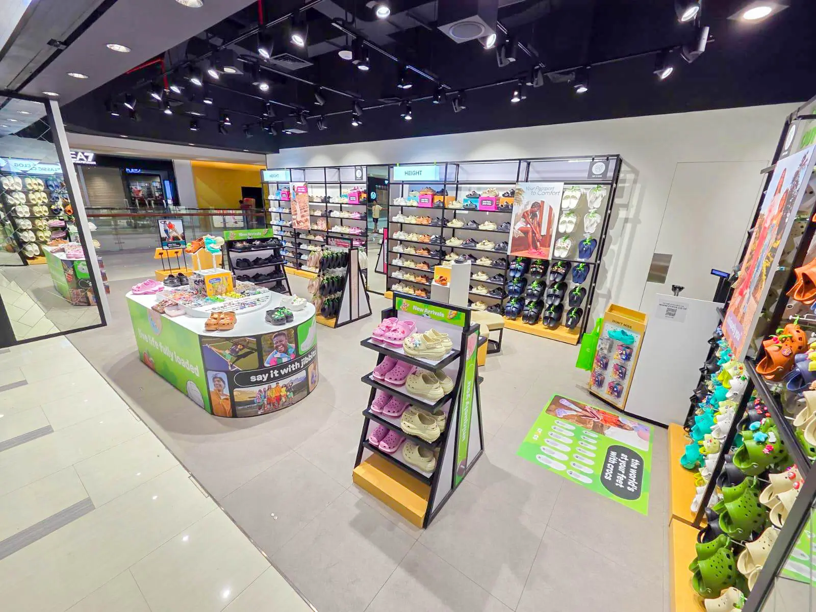 Crocs center point medan