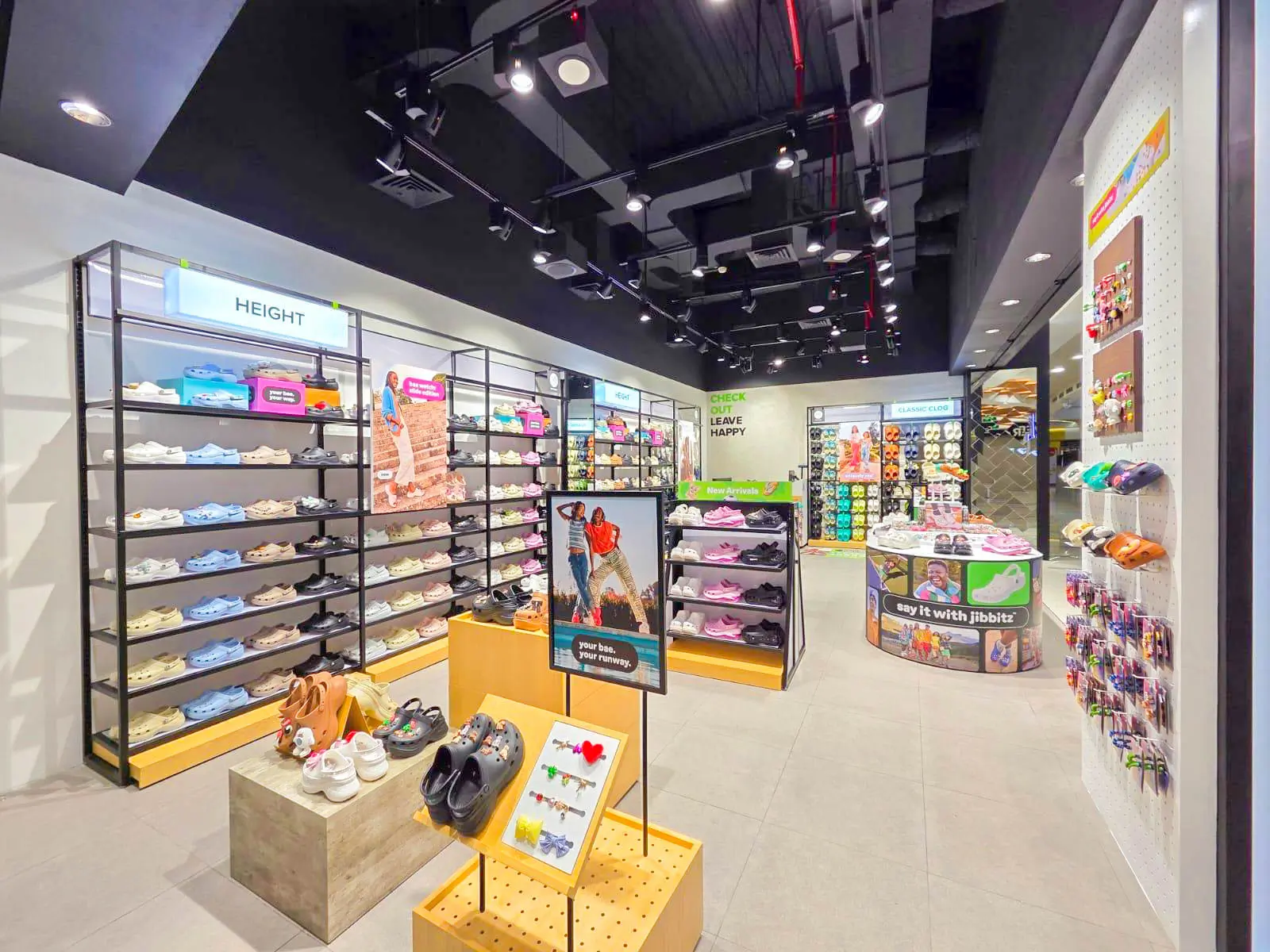 Crocs center point medan