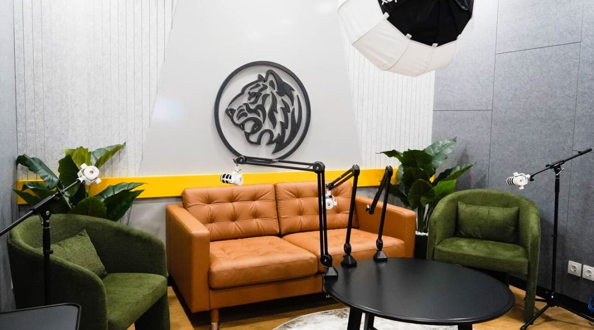 Maybank sekuritas indonesia studio podcast
