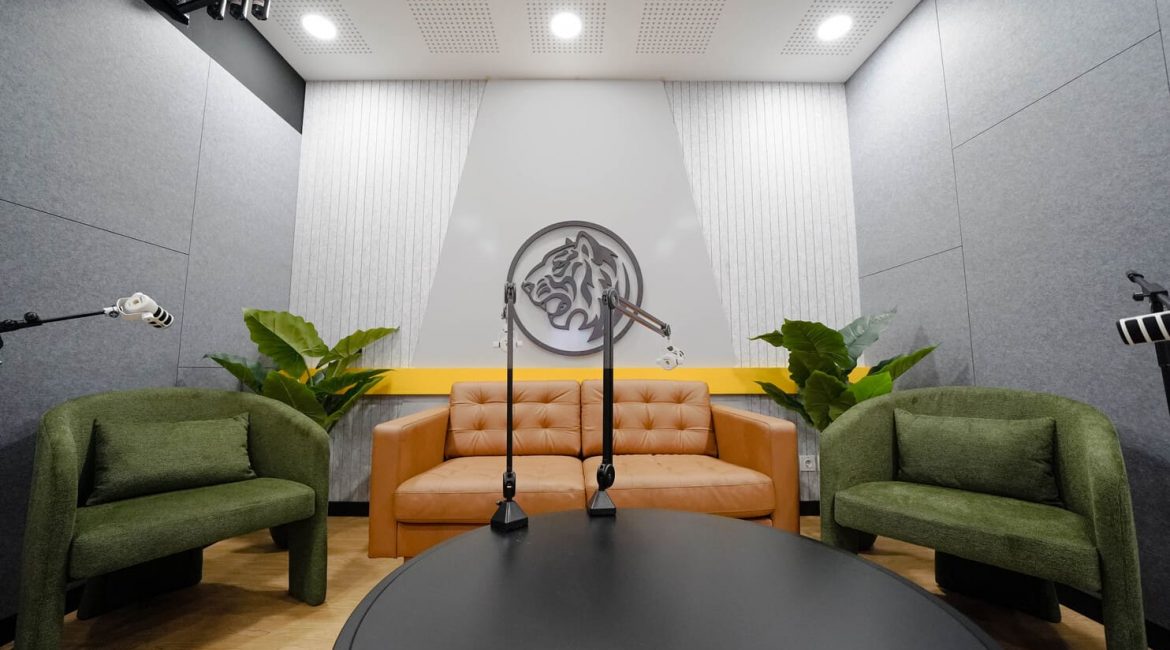 Maybank sekuritas indonesia studio podcast